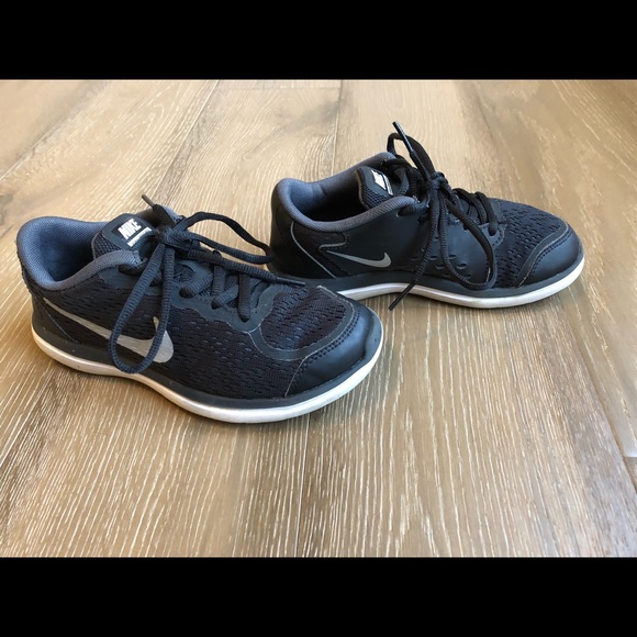 Nike Other - Girl’s NIKE Flex size 1